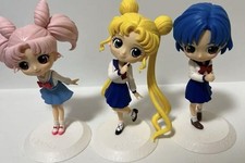 Sailor Moon Chibi Figure Set di 3 con Supporto Carino Stile Deformato Giappone