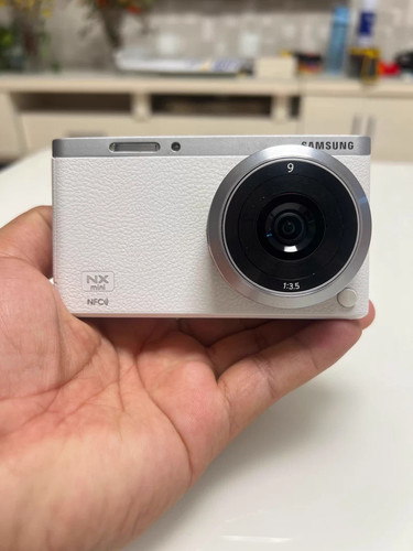 Samsung mini 5 megapixel - nx,