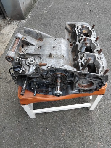 Suzuki gt550 crankcases - suzuki,