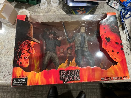 Neca freddy jason - vs, deluxe