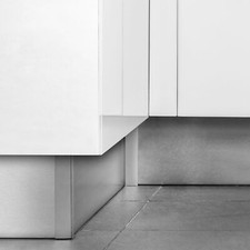 Emuca Lotto di 2 Zoccolo per cucina Plasline con accessori, altezza 100 mm, 2 ba