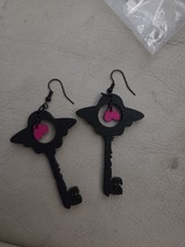 Orecchini ispirati all'hotel