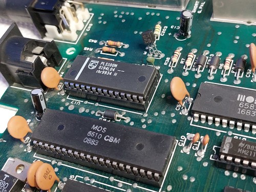 Commodore pla c64 sx64 - c64,