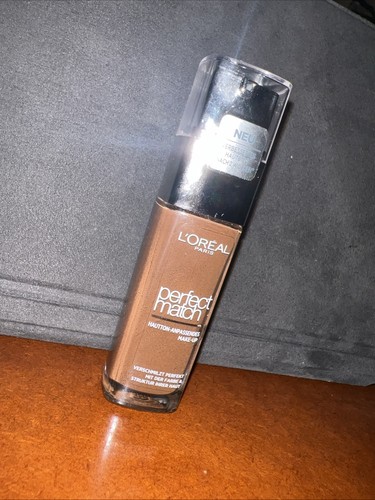 Fond teint oréal - fond, paris