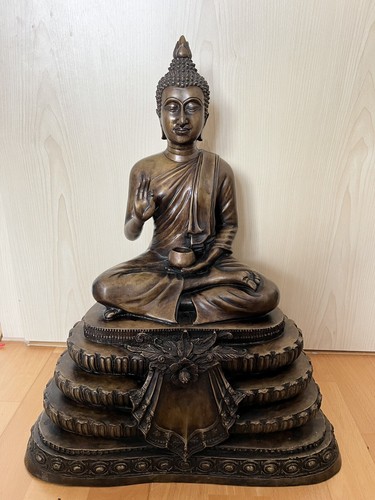 Bellissima statua buddha in - bellissima,