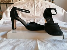 Scarpe donna eleganti con cinturino alla caviglia e tacco squadrato 