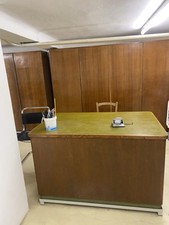 scrivania con cassetti anni 50