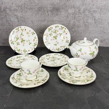 Wedgwood Wild Strawberry 11 articoli usato piatto pentola tazza piattino stov...