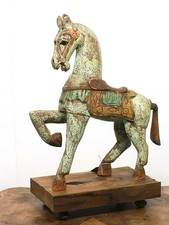 Scultura in legno cavallo orientale policromo con piedistallo legno