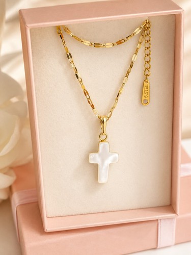 Collana con ciondolo croce - a,