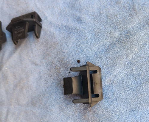 Originale 165853674 clip - 2x,