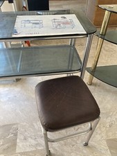 scrivania vintage anni 70 con struttura In acciaio e cristallo