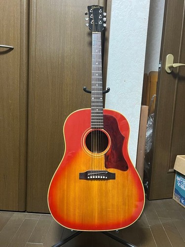 Chitarra acustica vintage