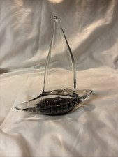 Barca a vela in vetro di