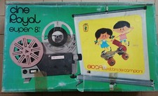 PROIETTORE E SCHERMO CINE