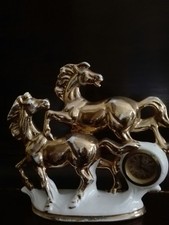 ART DECÒ ANTICO OROLOGIO DA TAVOLO CON CAVALLI IN CERAMICA