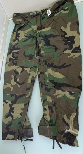 Pantaloni tuta antipioggia