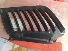 ref MB8212004 GRIGLIA RADIATORE SINISTRA MITSUBISHI L200 4WD STRADA 2005 - NERA