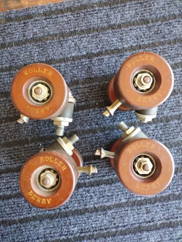Roller derby - roller,