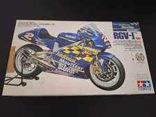 MODELLINO 1/12 SUZUKI RGV 500