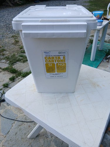 Bidone spazzatura plastica