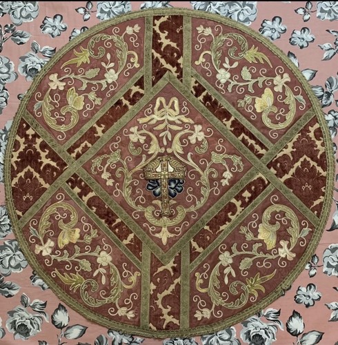 Antico pannello croce