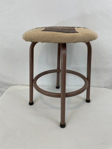 Piccolo sgabello moderno - , metà