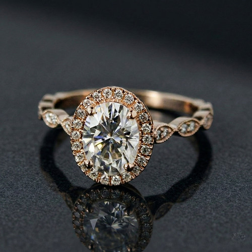 Anello aureola moissanite