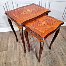 Antico nido di tavoli vintage parquet in legno intarsiato - gambe regina Anna