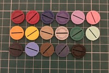 Subbuteo vecchie basi e dischi pesanti x 11 vari colori