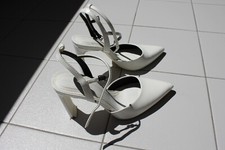 BELLISSIME SCARPE DA DONNA NR. 37 BERSHKA BIANCHE DA CERIMONIA / DISCOTECA