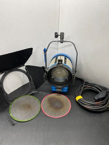 Arri fresnel light 1000 plus - fresnel,
