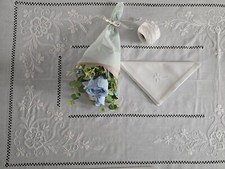 Tovaglia ricamata a mano in