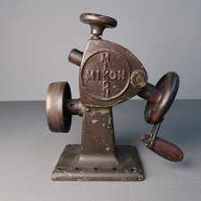 Mikon Rafflenbeul Shoemakers