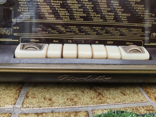 Antica radio valvole - radio, a