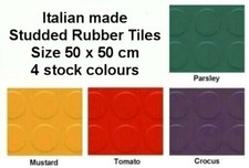 Pavimento in gomma borchie