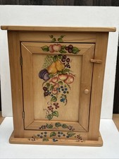 Armadio vintage in legno