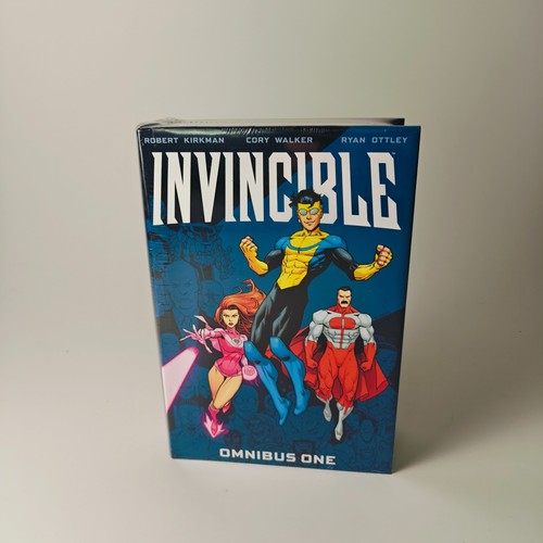 Invincible omnibus image - omnibus,,