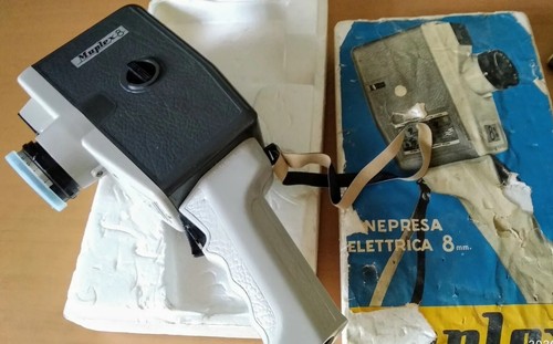 Cinepresa vintage anni - mm,