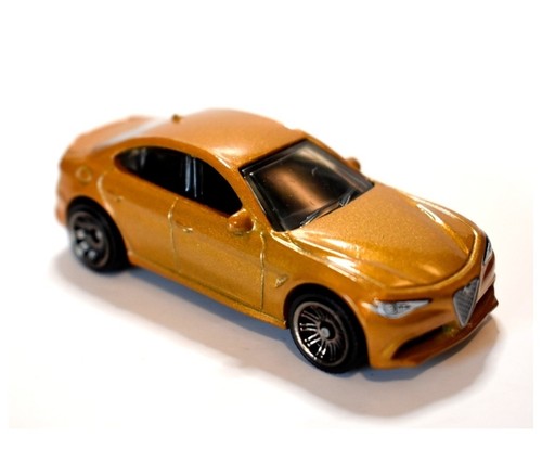 Matchbox alfa romeo giulia - matchbox,