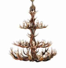 Lampadario con vere corna di