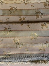 COPRILETTO MATRIMONIALE in stoffa damascata color beige, anni 60, in buono stato