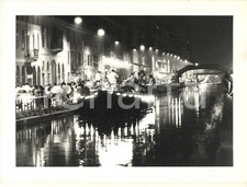 1995 MILANO Naviglio Pavese - Barcone-ristorante illuminato *Foto 24x18 (1)