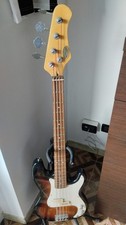 Basso elettrico Stagg usato 4 corde con piedistallo