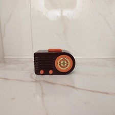 Radio d'epoca in miniatura