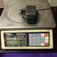 BILANCIA CONTAPEZZI SERIE "GEC" PORTATA 3 Kg. DIVISIONE 0.5 g. (USATA)