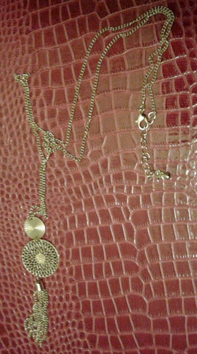 Collana dorata con pendaglio - collana,