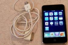 Vintage Apple iPod 16 GB +