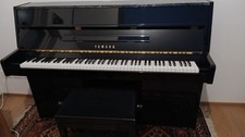pianoforte verticale Yamaha