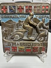 placca in ghisa giornata della vespa 06 maggio 1951